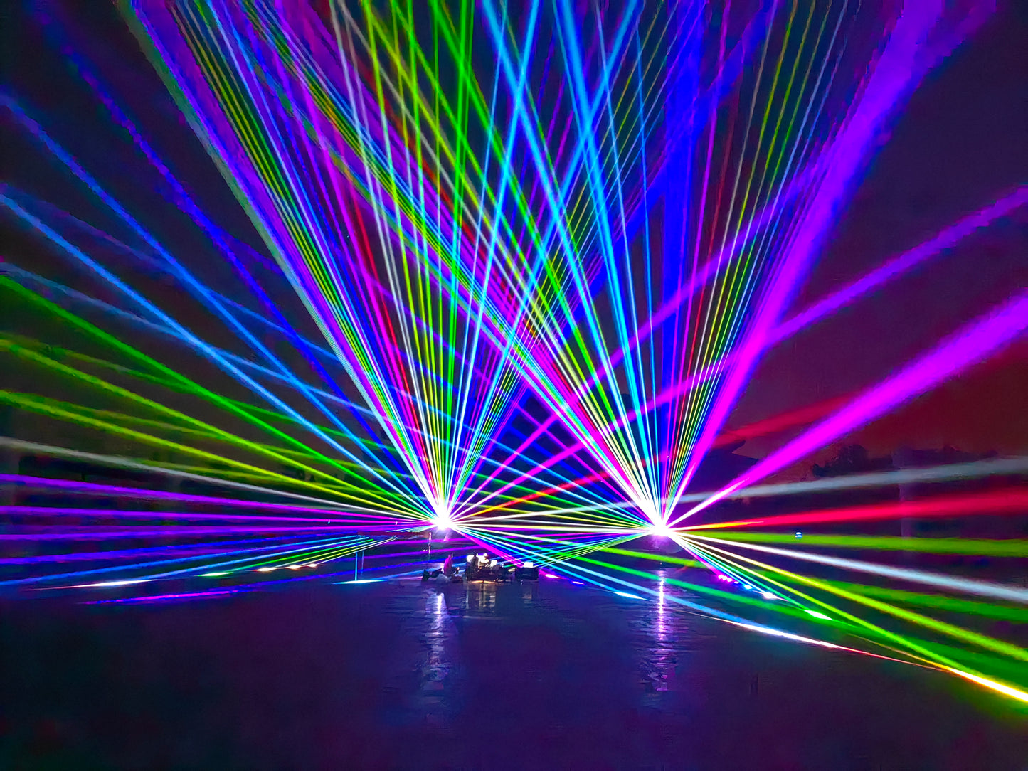 I) 40 Watt Luminance RGB Laser Light Show System